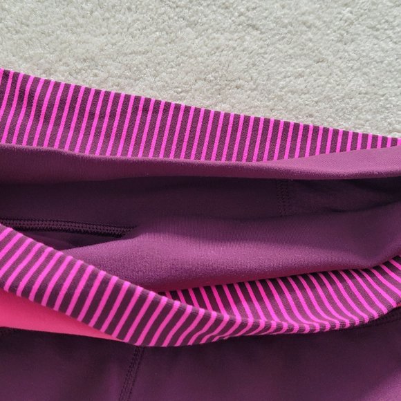 Lululemon reversible shorts - Picture 7 of 11